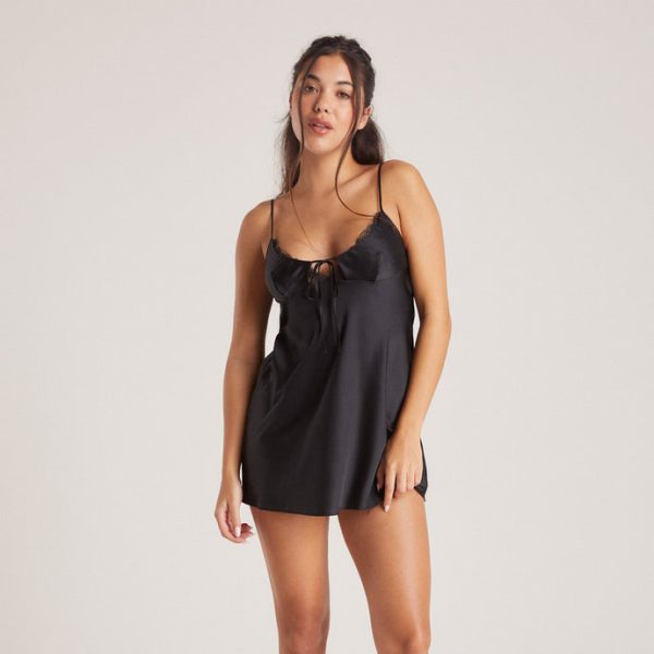 1.BlackBowSatinNightdress-Imani_690x-2 1.BlackBowSatinNightdress-Imani_690x-2