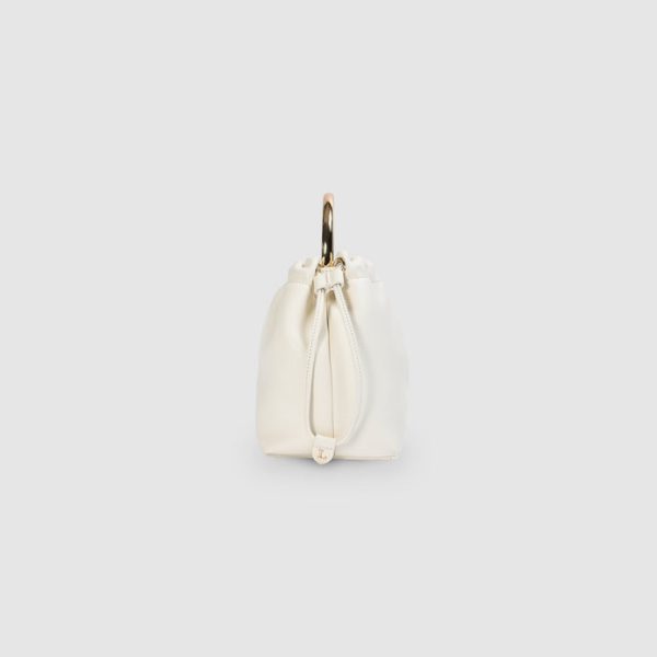 1.CreamBlytheBucketBag_8d7d0887-516c-46fe-8fe5-c790ff217746_690x-11 1.CreamBlytheBucketBag_8d7d0887-516c-46fe-8fe5-c790ff217746_690x-11