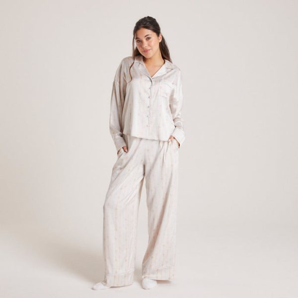 1.PearlBowSatinPyjamaShirt-Imani_690x-3 1.PearlBowSatinPyjamaShirt-Imani_690x-3