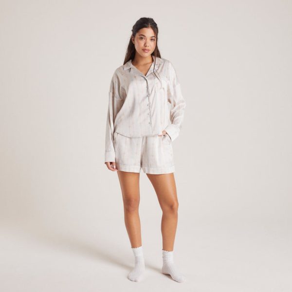 1.PearlBowSatinPyjamaShorts-Imani_690x-2 1.PearlBowSatinPyjamaShorts-Imani_690x-2