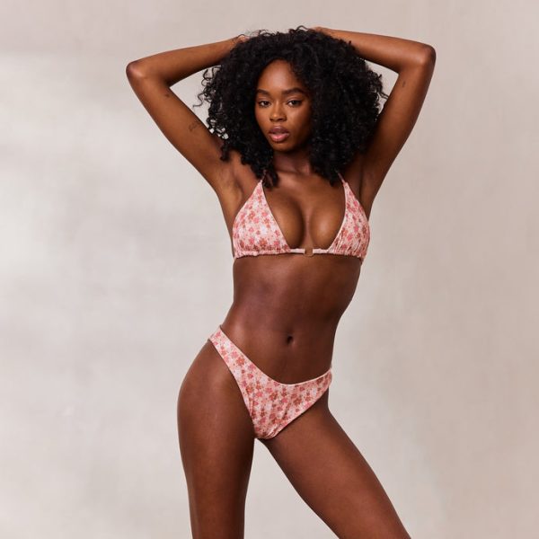 1.PinkTriangleBikini-Kiara_690x-6 1.PinkTriangleBikini-Kiara_690x-6