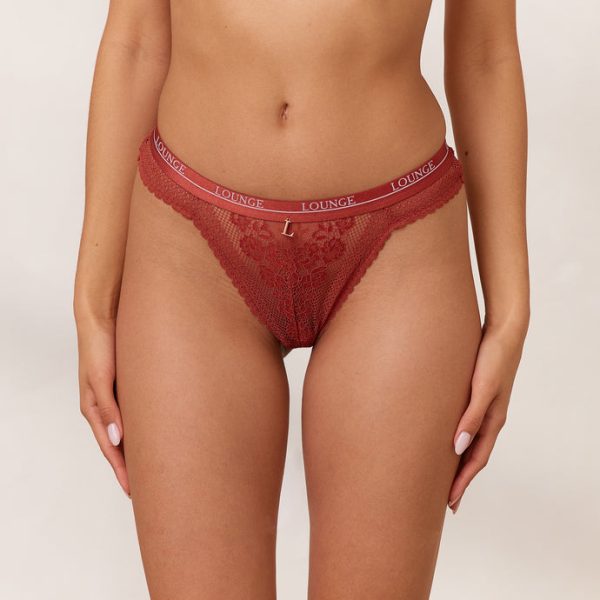 1.RustBalconyThongLeidy_690x 1.RustBalconyThongLeidy_690x