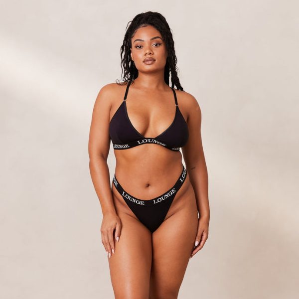 1AllBlackTriangleBra_Thong-Essence_690x 1AllBlackTriangleBra_Thong-Essence_690x