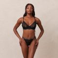 1BlackBalconyBra_ThongSet-Amina_690x-79