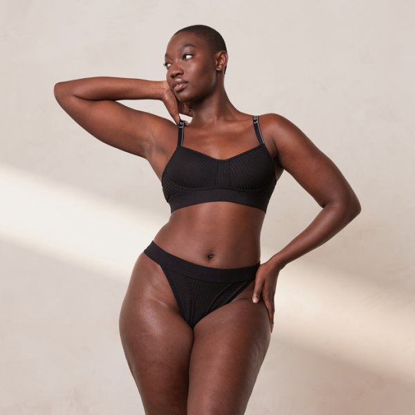 1BlackBareBra_ThongSet-Arame_690x 1BlackBareBra_ThongSet-Arame_690x