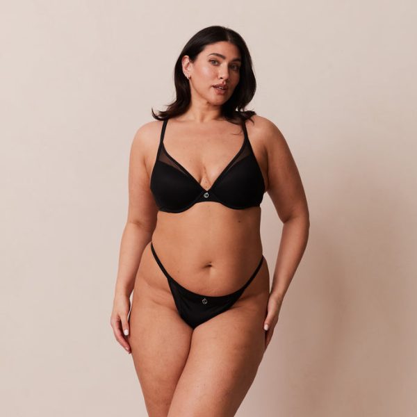 1BlackClassicPlungeT-ShirtBraandThong_690x 1BlackClassicPlungeT-ShirtBraandThong_690x