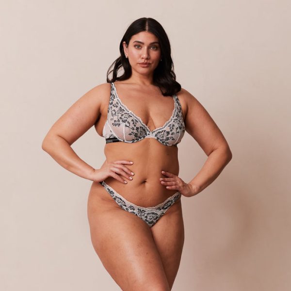 1BlackLuxeBalconyBraandBriefs-Latecia_690x-2 1BlackLuxeBalconyBraandBriefs-Latecia_690x-2