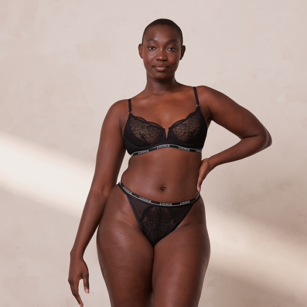 1BlackRoyalBalconyBra_ThongSet-Arame_2c9ef587-7c82-4f4d-8114-0e0965ed09a9_690x-1 1BlackRoyalBalconyBra_ThongSet-Arame_2c9ef587-7c82-4f4d-8114-0e0965ed09a9_690x-1