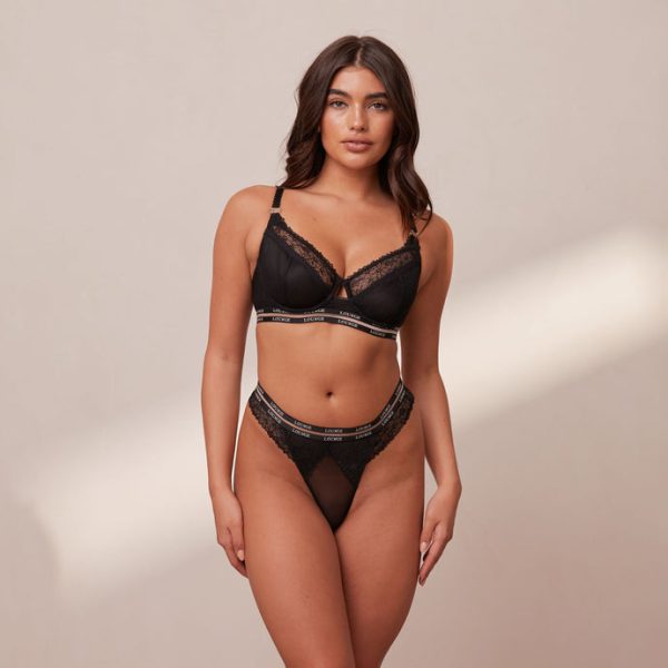 1BlackVogueBalconyBra_ThongDakota_690x-54 1BlackVogueBalconyBra_ThongDakota_690x-54