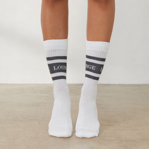 1CharcoalEssentialSocksLeidy_690x-3 1CharcoalEssentialSocksLeidy_690x-3