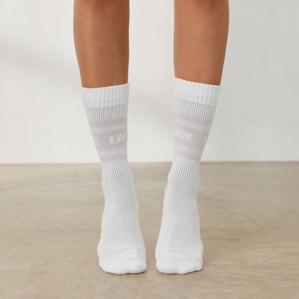 1CreamEssentialSocksLeidy_690x-4 1CreamEssentialSocksLeidy_690x-4