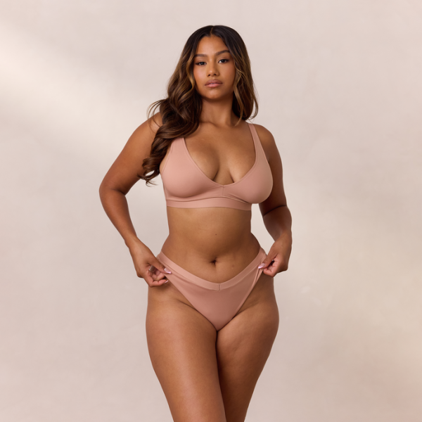 1HoneyEverydayComfort-Nayeli_690x-16 1HoneyEverydayComfort-Nayeli_690x-16