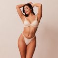 1LatteClassicPlungeT-ShirtBraandThong-Samaria_690x-1
