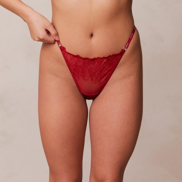 1MaroonIllustrationBalconyThong-Dakota_b27c5450-fdc6-4c23-84c3-78b03303dda1_690x-2 1MaroonIllustrationBalconyThong-Dakota_b27c5450-fdc6-4c23-84c3-78b03303dda1_690x-2