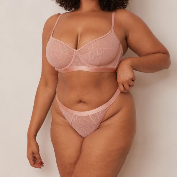 1PinkChicBalconyBra_ThongSet-Courtney_690x 1PinkChicBalconyBra_ThongSet-Courtney_690x