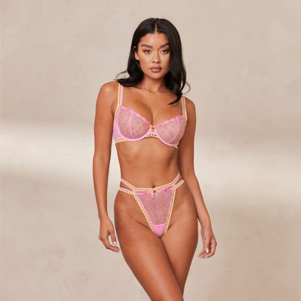 1PinkDaisyEmbroideredBalconyBra_ThongMuriel_690x-1 1PinkDaisyEmbroideredBalconyBra_ThongMuriel_690x-1
