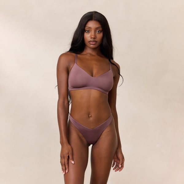 1PlumFreeFormSet-Amina_690x-2 1PlumFreeFormSet-Amina_690x-2