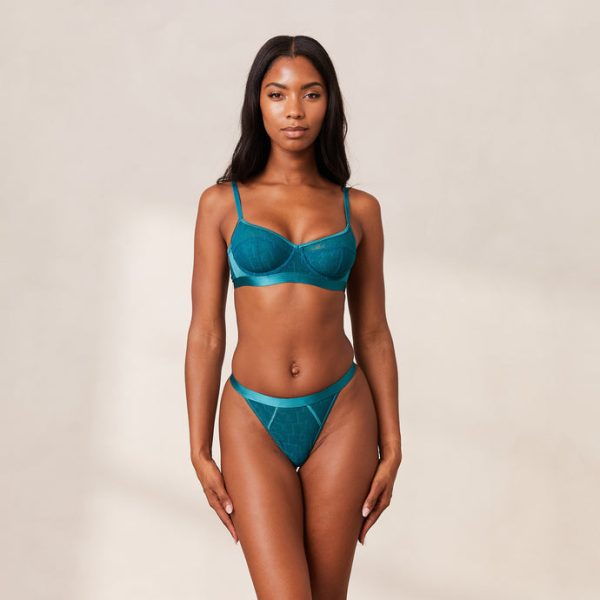 1TurquoiseChicBalconyBra_Thong-Tatiana_690x-5 1TurquoiseChicBalconyBra_Thong-Tatiana_690x-5