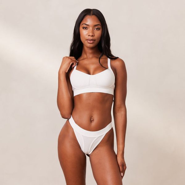 1WhiteBareBra_Thong-Tatiana_690x-21 1WhiteBareBra_Thong-Tatiana_690x-21