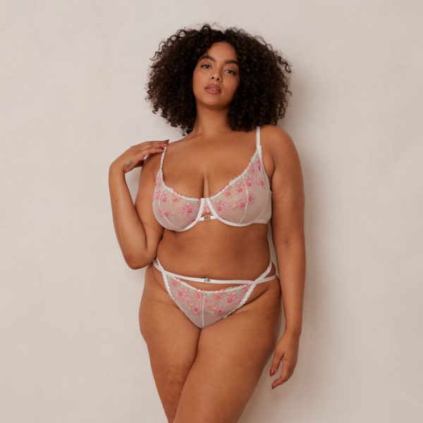1WhiteDitsyEmbroideredBalconyBra_BriefsSet-Courtney_690x-1 1WhiteDitsyEmbroideredBalconyBra_BriefsSet-Courtney_690x-1