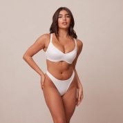 1WhiteMindfulBra_ThongDakota_690x-53
