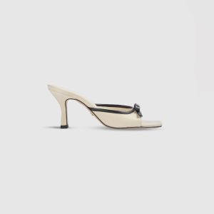 Moxie Kitten Heels - Ecru