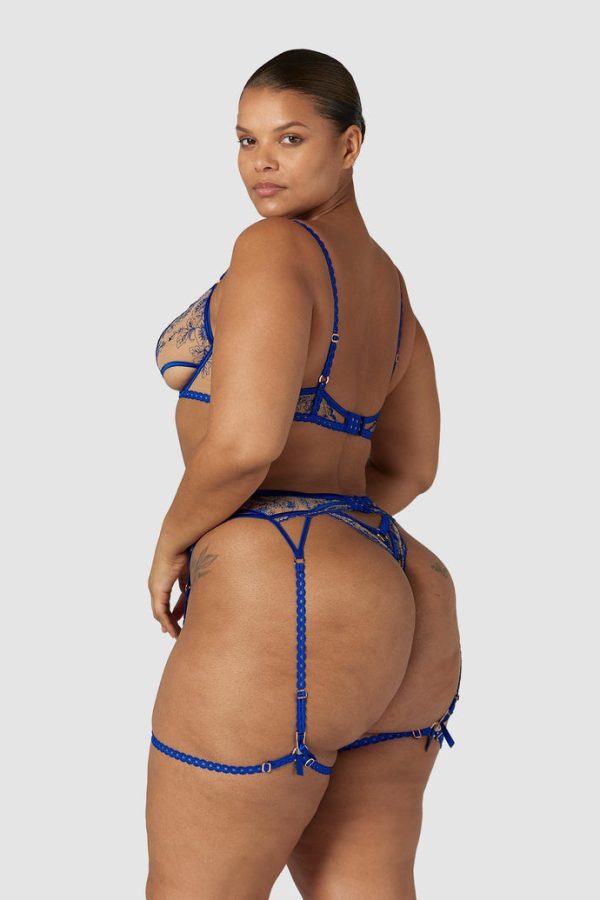 2-ChristmasIntimates-Blue-Leslie_690x-2 2-ChristmasIntimates-Blue-Leslie_690x-2