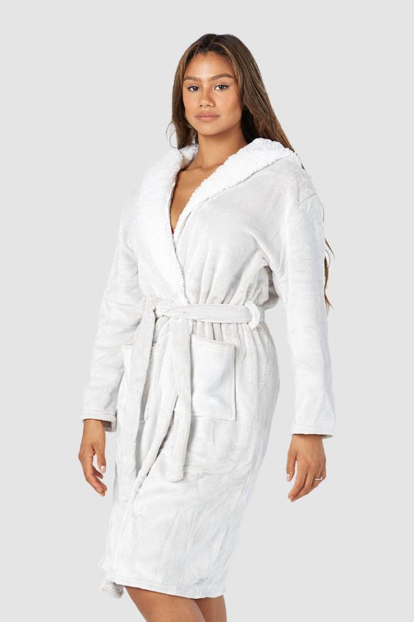 2-Grey-DressingGown-Nayeli_690x 2-Grey-DressingGown-Nayeli_690x