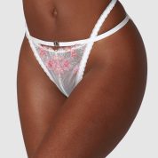 2-WhiteDitsyBottoms-BriefsOnly-Mariama_426669be-63e4-460d-b34d-3048f15e4127_690x-1