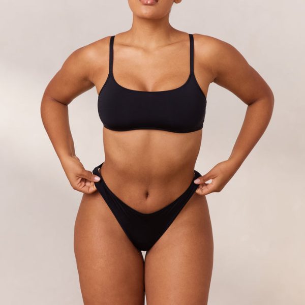 2.BlackBarelyThereBralette-Amber_690x 2.BlackBarelyThereBralette-Amber_690x