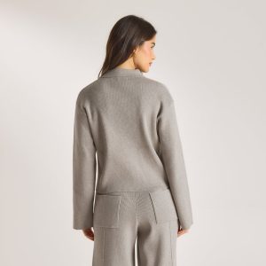 2.WarmGreyKnittedOversizedShirt_690x-2