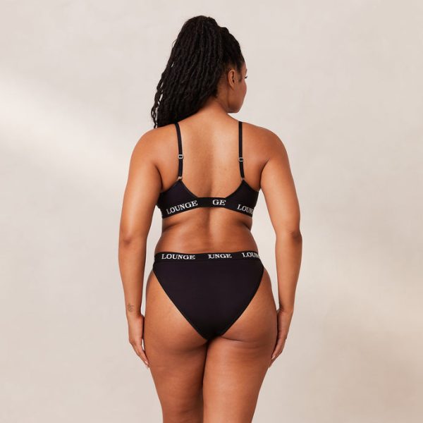 2AllBlackTriangleBra_Briefs-Essence_690x 2AllBlackTriangleBra_Briefs-Essence_690x