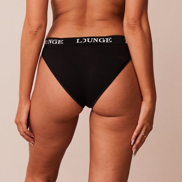 2AllBlackTriangleBriefs-Kara_690x 2AllBlackTriangleBriefs-Kara_690x