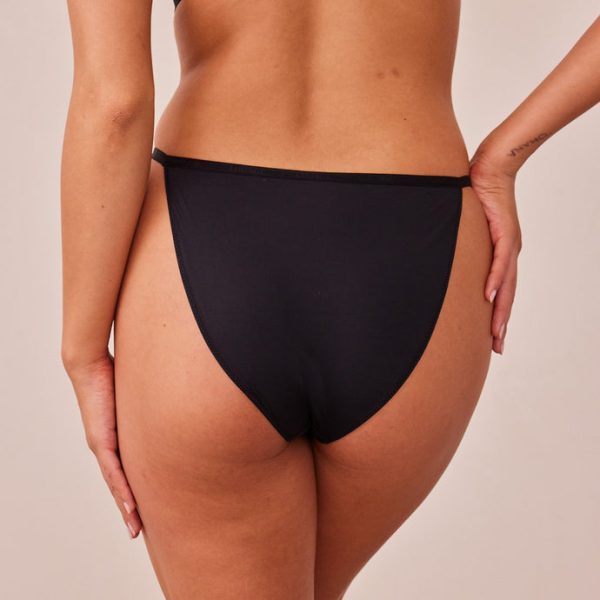 2BlackNonWirePlungeBriefs-Dakota_19393841-6846-4ded-afff-6fa022ce5d51_690x 2BlackNonWirePlungeBriefs-Dakota_19393841-6846-4ded-afff-6fa022ce5d51_690x