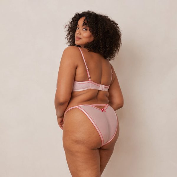 2PinkBloomEmbroideredBalconyBra_BriefsSet-Courtney_690x-3 2PinkBloomEmbroideredBalconyBra_BriefsSet-Courtney_690x-3