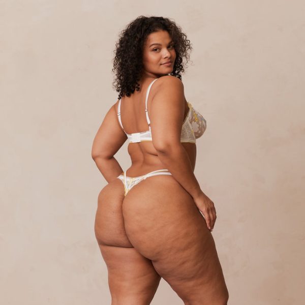 2WhiteYellowFleurBalconyBra_ThongSetLeslie_690x 2WhiteYellowFleurBalconyBra_ThongSetLeslie_690x