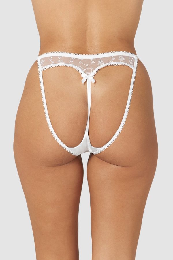 3-White-ChristmasBriefs-Samaria_690x-3 3-White-ChristmasBriefs-Samaria_690x-3