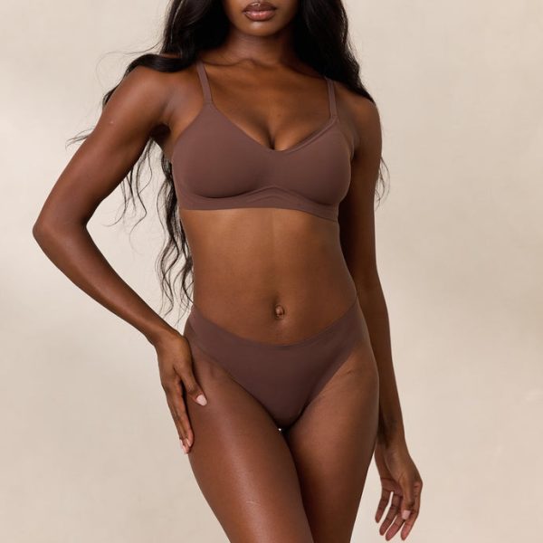 3.EverydayFlexSet-Cocoa-Amina_5eb118c0-e1b4-47ac-b448-aad6df1d8647_690x-3 3.EverydayFlexSet-Cocoa-Amina_5eb118c0-e1b4-47ac-b448-aad6df1d8647_690x-3