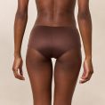 3.EverydayUltimatePush-UpBoxshorts-Cocoa-Amina_690x-3