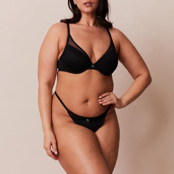 3BlackClassicPlungeT-ShirtBraandThong_690x 3BlackClassicPlungeT-ShirtBraandThong_690x