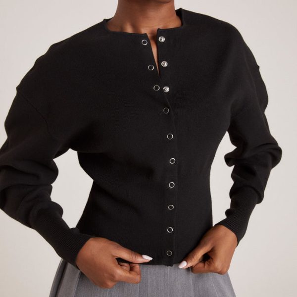 3BlackFittedCardigan-Eva_690x 3BlackFittedCardigan-Eva_690x