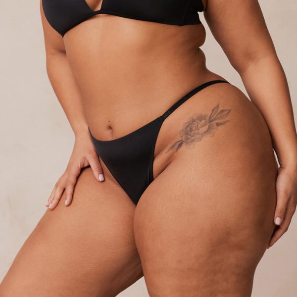 3BlackLightNon-WirePlungeT-ShirtBriefsLeslie_690x 3BlackLightNon-WirePlungeT-ShirtBriefsLeslie_690x