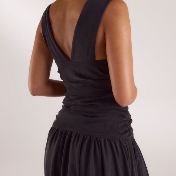 3BlackMaxiDress_690x-4 3BlackMaxiDress_690x-4