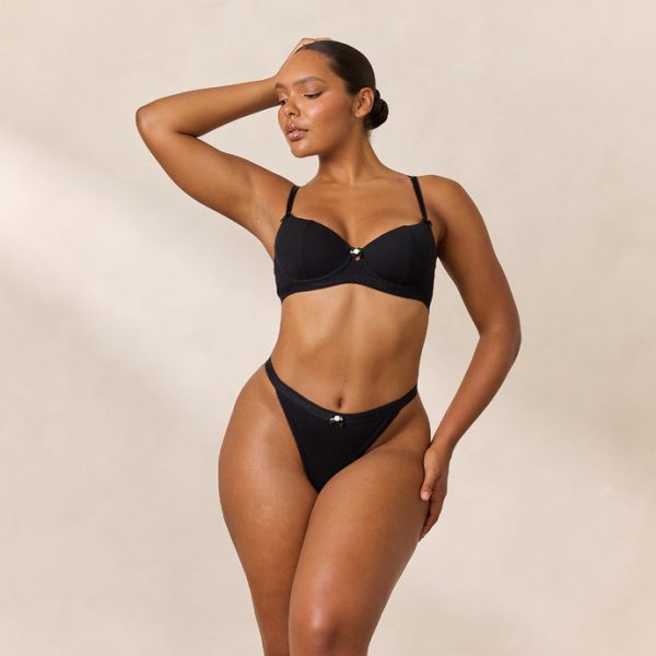 3BlackRibbedMonoRosebudBalconySet_690x-4 3BlackRibbedMonoRosebudBalconySet_690x-4