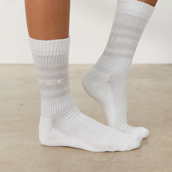 3CreamEssentialSocksLeidy_690x 3CreamEssentialSocksLeidy_690x