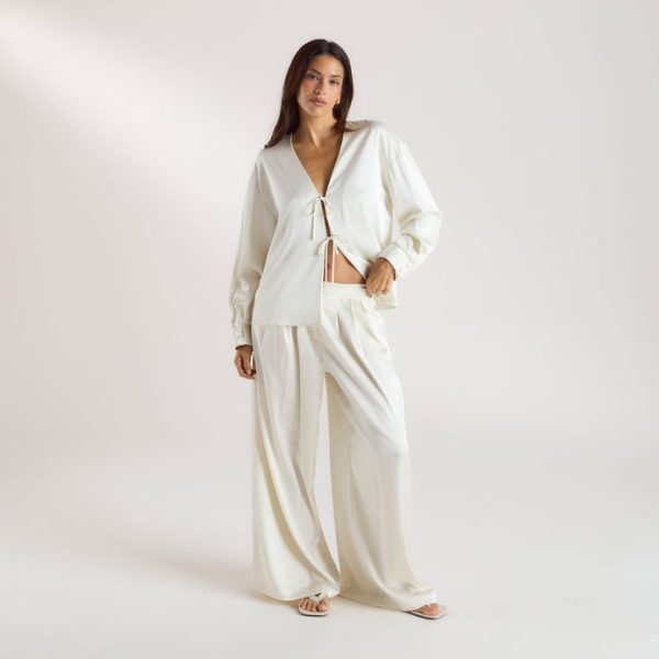 3MIMICREAMLONG-SLEEVETIESATINSHIRT_690x-6 3MIMICREAMLONG-SLEEVETIESATINSHIRT_690x-6