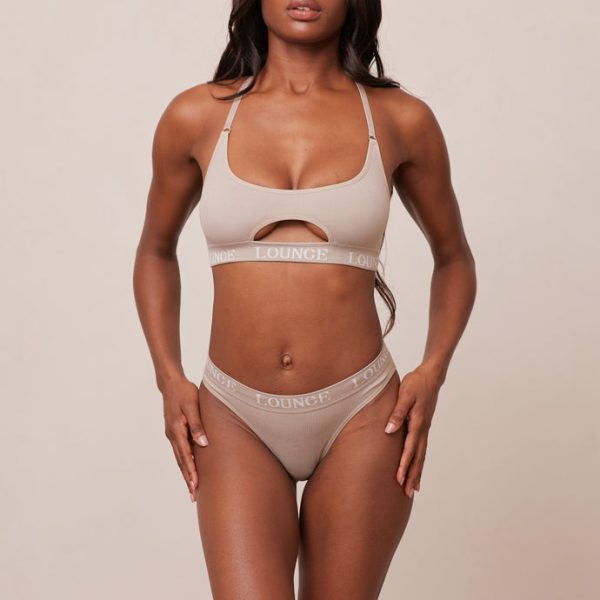 3MinkSeamlessBra_BriefsSetAmina_690x-6 3MinkSeamlessBra_BriefsSetAmina_690x-6