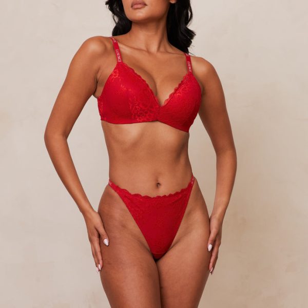 3RedLaceMagicBraandThong-Muriel_690x 3RedLaceMagicBraandThong-Muriel_690x