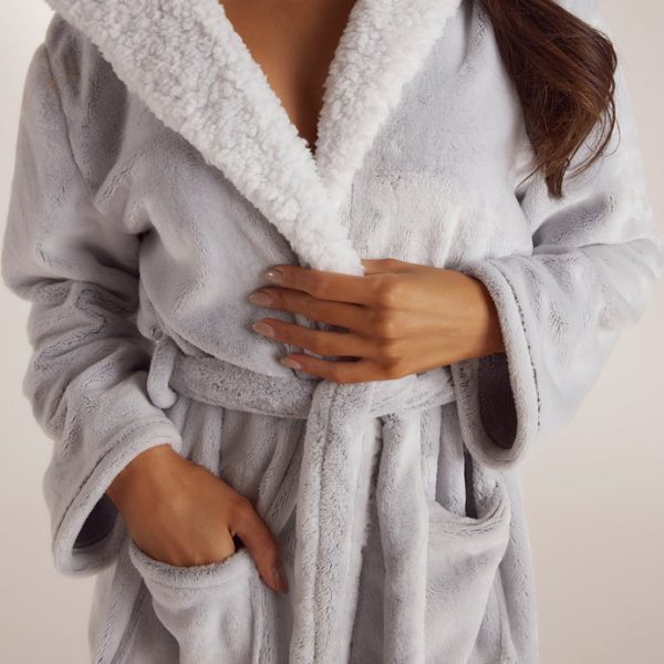 3SundayClubGreyHoodie.-Jennica_1166a520-2df5-4f94-8db5-0c4d8aff0c36_690x 3SundayClubGreyHoodie.-Jennica_1166a520-2df5-4f94-8db5-0c4d8aff0c36_690x