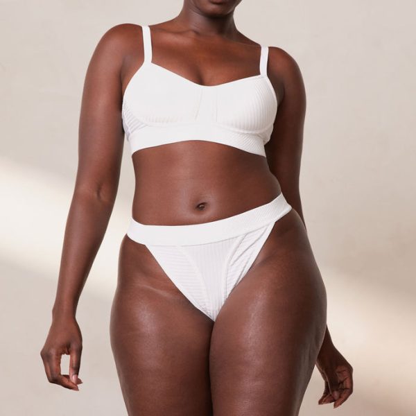 3WhiteBareBra_ThongSet-Arame_690x-6 3WhiteBareBra_ThongSet-Arame_690x-6